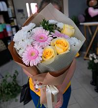 Букет цветов из:  Герберы, Розы и Хризантемы в Оричах