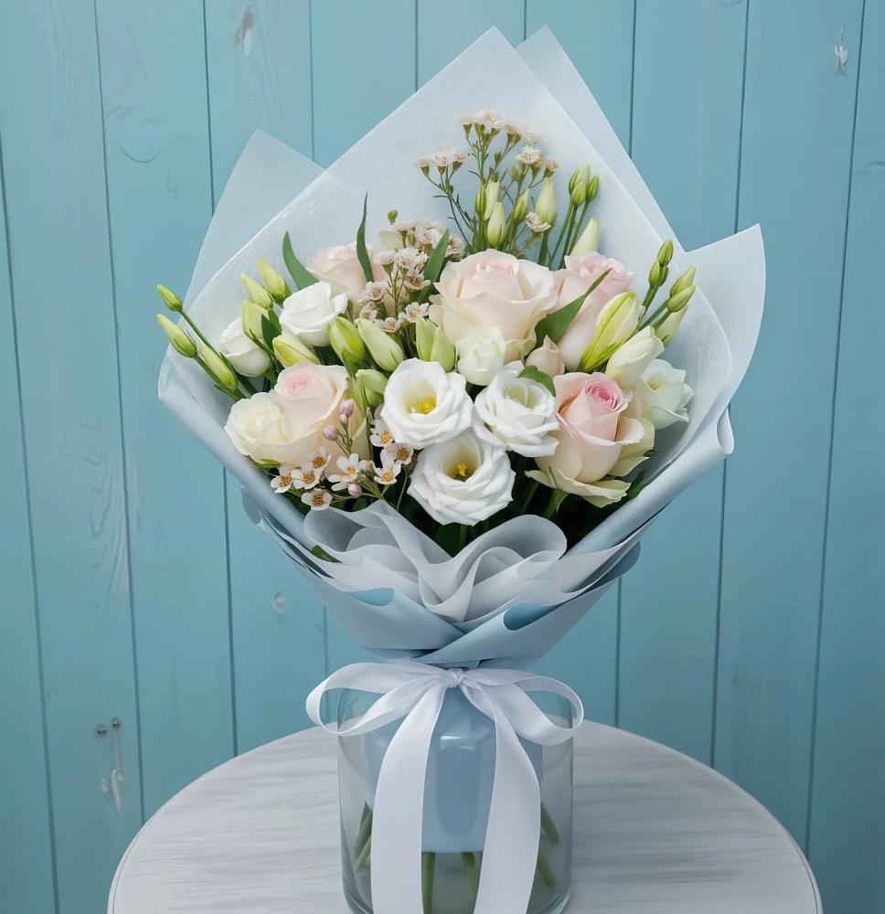 Букет цветов из: Розы и Лизиантусы в Оричах