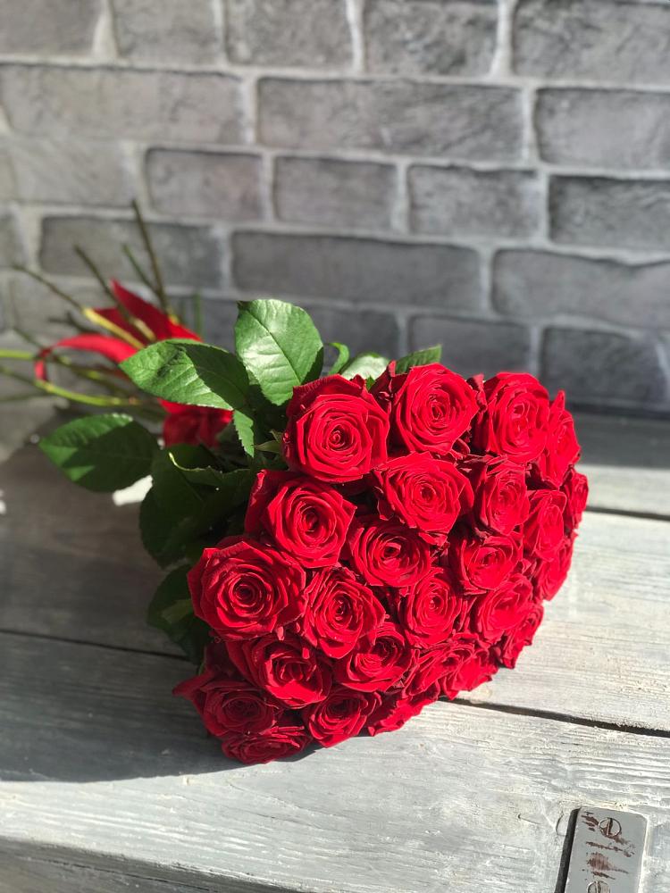 Букет Красные розы Фридом в Оричах