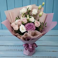 Букет цветов из:  Розы и Лизиантусы в Оричах