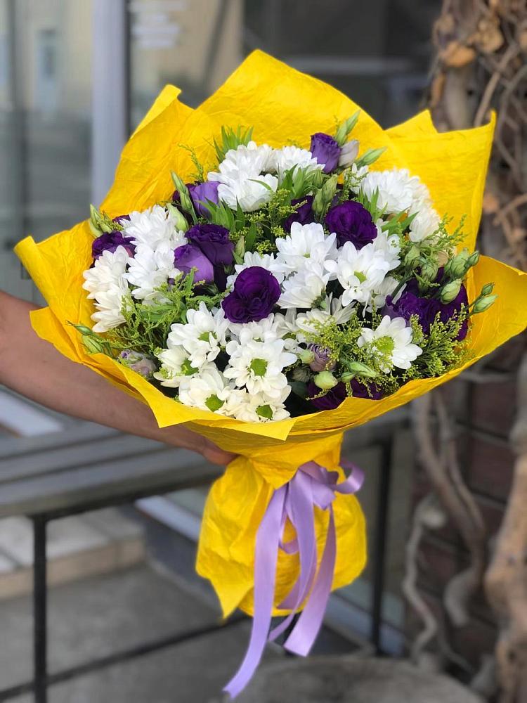 Букет цветов из: Ирисы, Хризантемы и Ромашки в Оричах
