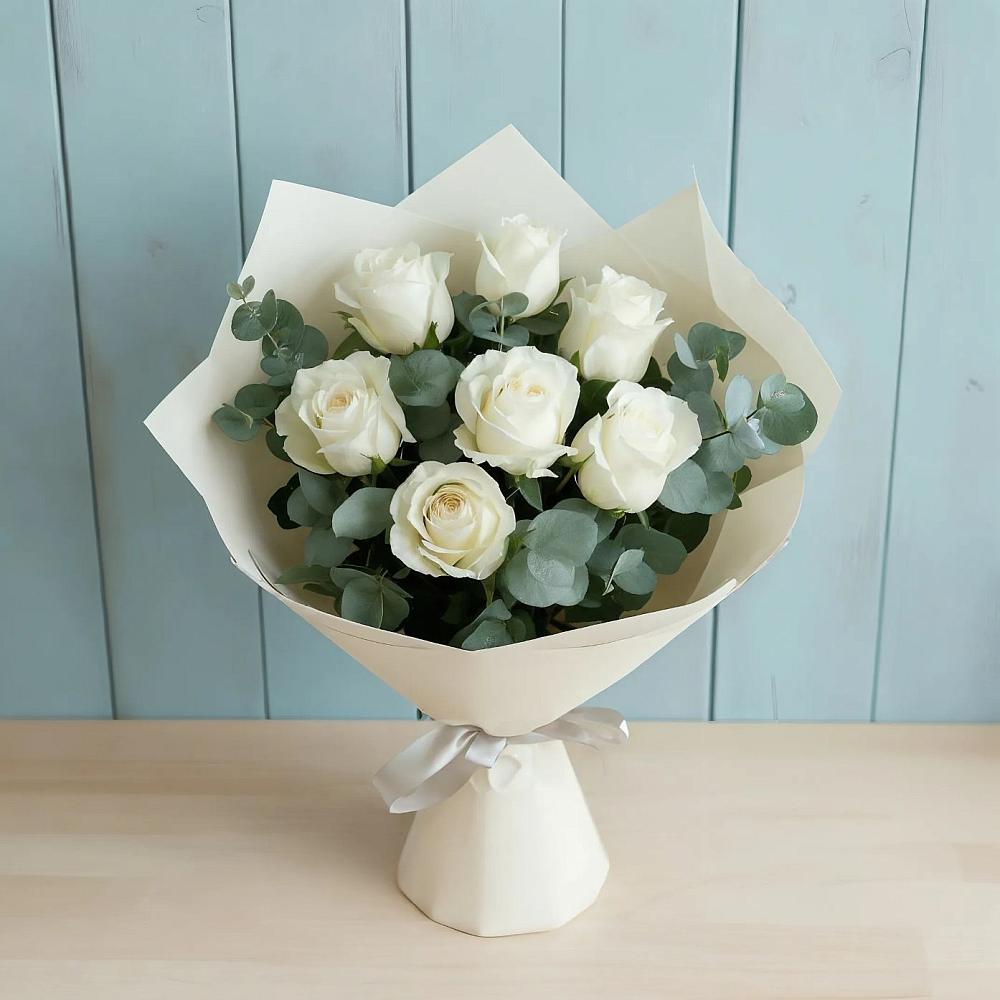 Букет Белые розы в Эвкалипте в Оричах
