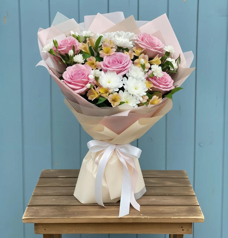 Букет цветов из: Гвоздики, Орхидеи и Розы в Оричах