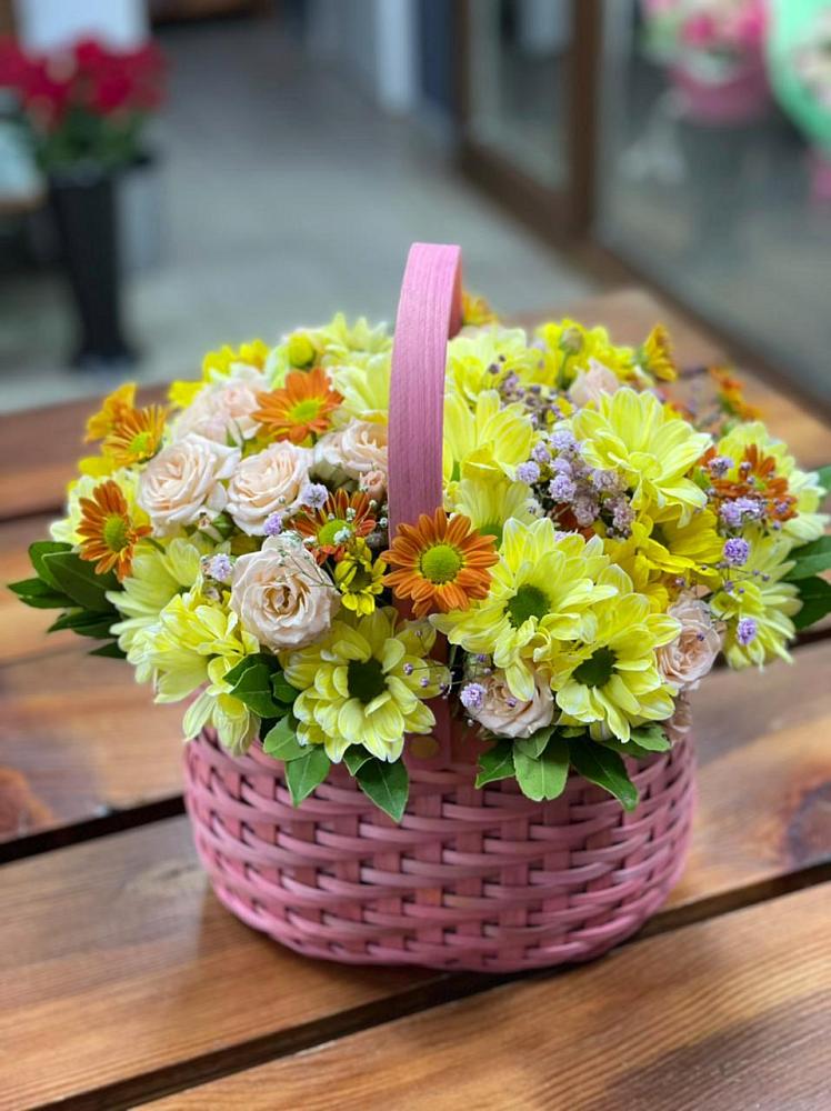 Цветочная композиция из Хризантемы и Розы в корзине в Оричах