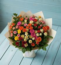 Букет Микс из разноцветных кустовых роз в Оричах