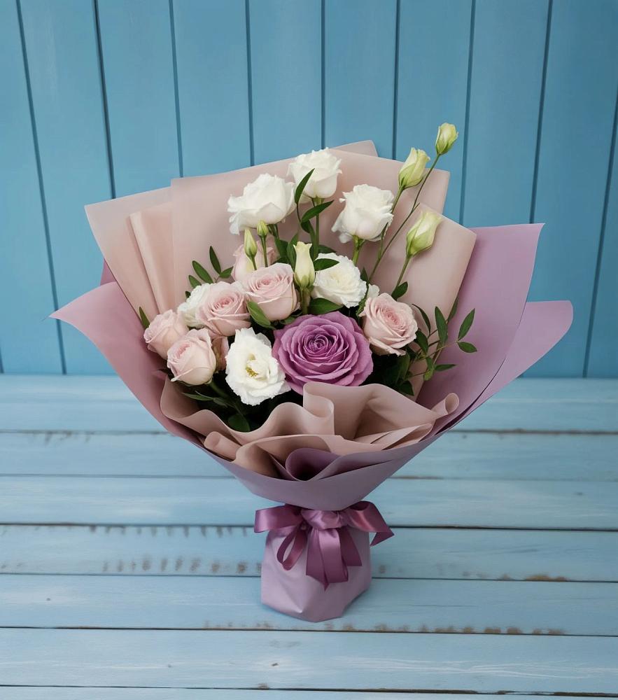 Букет цветов из: Розы и Лизиантусы в Оричах